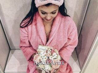Annie_Astie