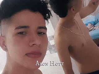Aron_Hott