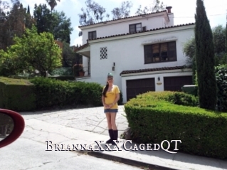 BriannaXxXCagedQT