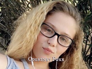 Courtney_Foxx