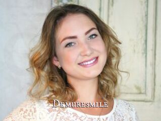 Demuresmile
