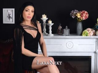 LaraNiky