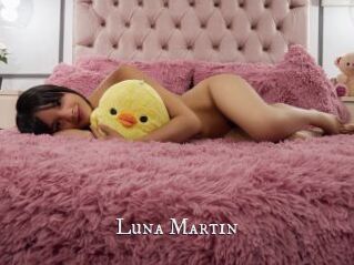 Luna_Martin