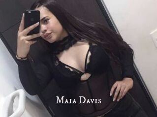 Maia_Davis
