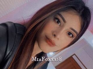 MiaFoxxx18