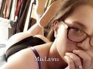 Mia_Lewis