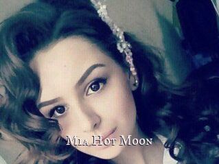 Mia_Hot_Moon