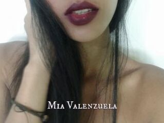 Mia_Valenzuela