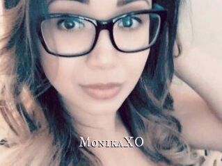 MonikaXO