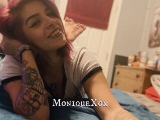 MoniqueXox