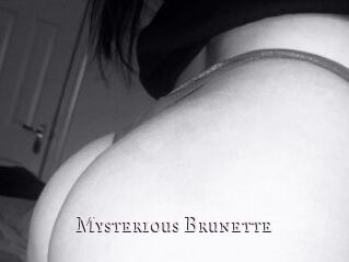 Mysterious_Brunette