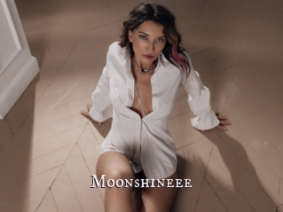 Moonshineee