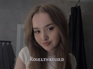 Roselynkissed