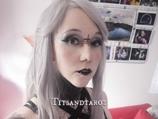 Titsandtarot