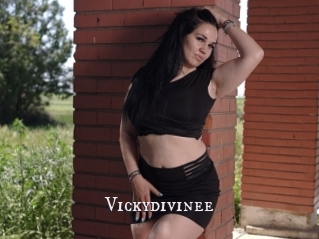 Vickydivinee
