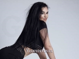 Vickydivinee